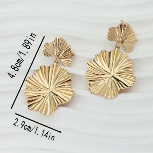 ✨Free People Freya Gold Drop Earrings - Picture 4 of 7